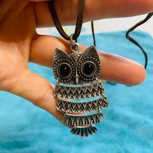 Black eye owl necklace (leather string)💕